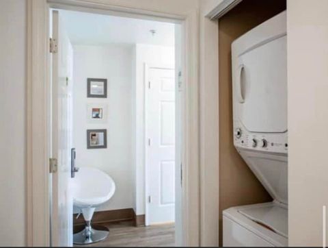 Private Room in 1Bed.1Bath