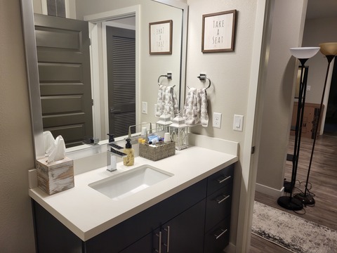 Private Room in 2Bed.2Bath