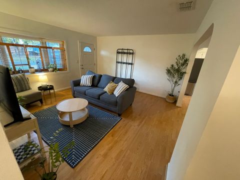 Entire Place 2Bed.1Bath