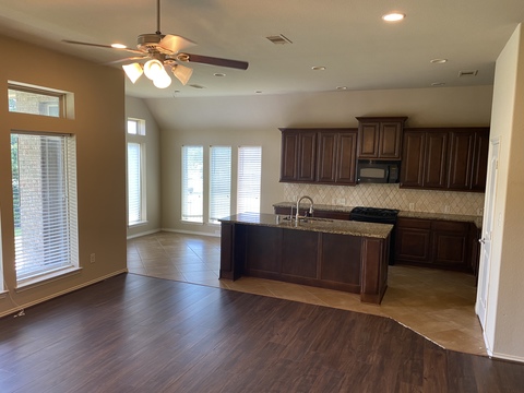 Entire Place 4Bed.2Bath