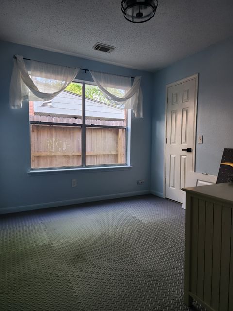 Private Room in 3Bed.2Bath