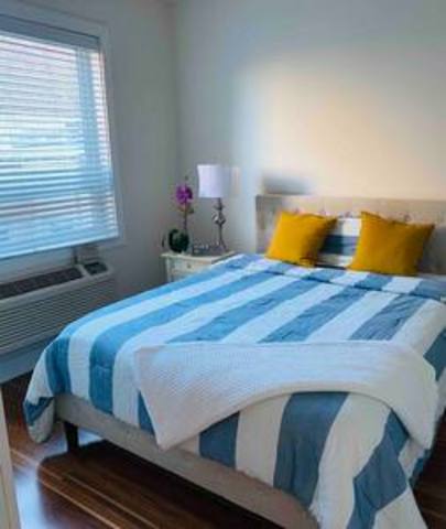 Private bedroom. Shared-bathroom.