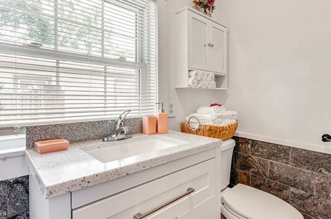 Entire Place 2Bed.1Bath