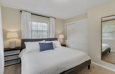 Private Room in 3Bed.2.5Bath