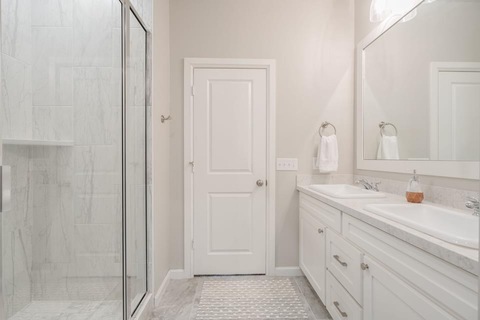 Private Room in 3Bed.3Bath