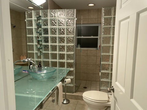 Private Bed/bath/living area