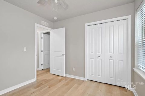 Shared Room in 3Bed.2Bath