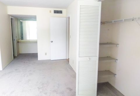 Private Room in 3Bed.1Bath