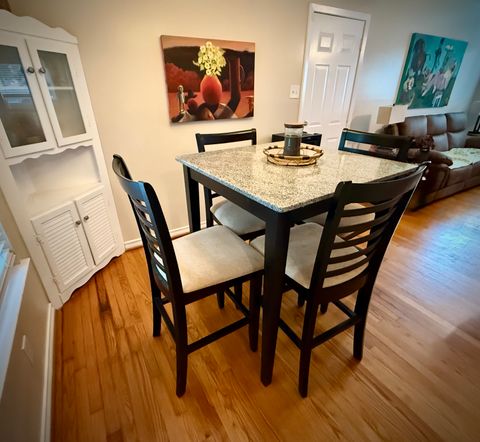 Private Room in 3Bed.1Bath