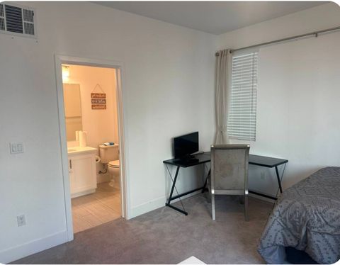 Private Room in 3Bed.3.5Bath