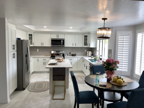 Private Room in 3Bed.3Bath