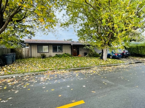 Private Room in 3Bed.1Bath