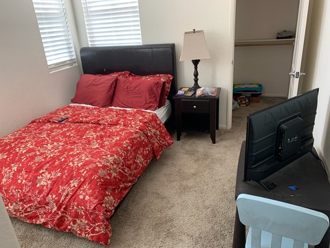 Private Room in 3Bed.3Bath Townhome