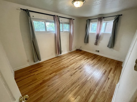 Entire Place 5Bed.2Bath