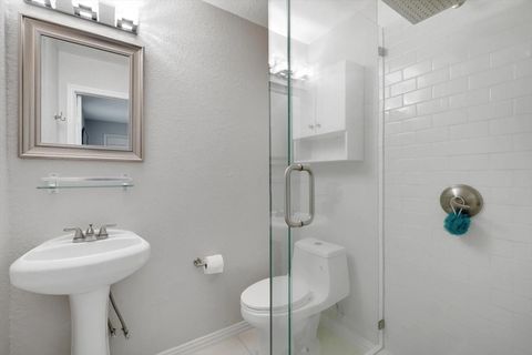 Private Room in 1Bed.1Bath