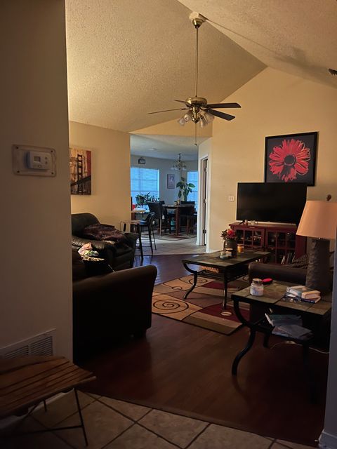 Private Room in 3Bed.2Bath