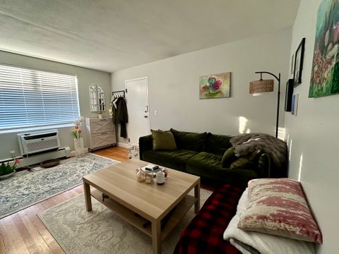 Private Room in 2Bed.1Bath