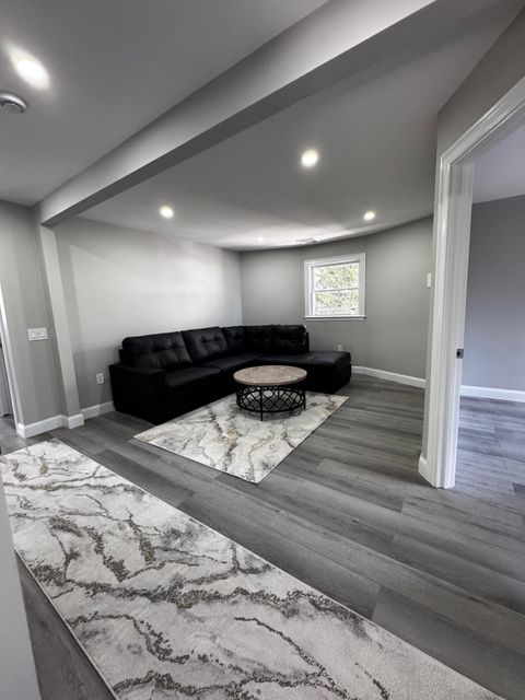 Private Room in 3Bed.1Bath