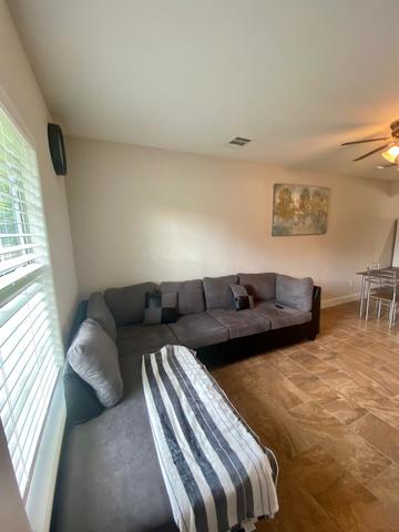 Entire Place 2Bed.1Bath