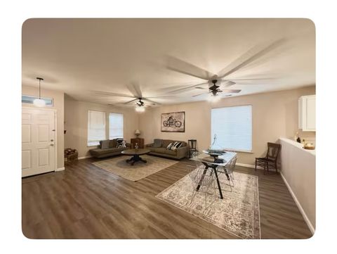 Entire Place 4Bed.2Bath