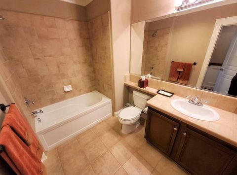 Private Room in 3Bed.3.5Bath