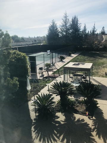 HUGE ROOM FOR RENT IN MORGAN HILL