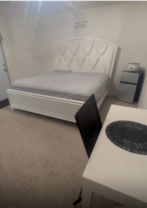 Private Room in 1Bed.1Bath
