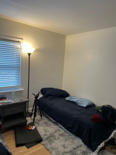Private Room in 3Bed.1Bath