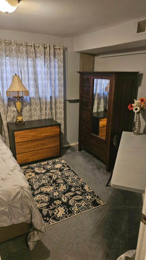 Private Room in 1Bed.3Bath
