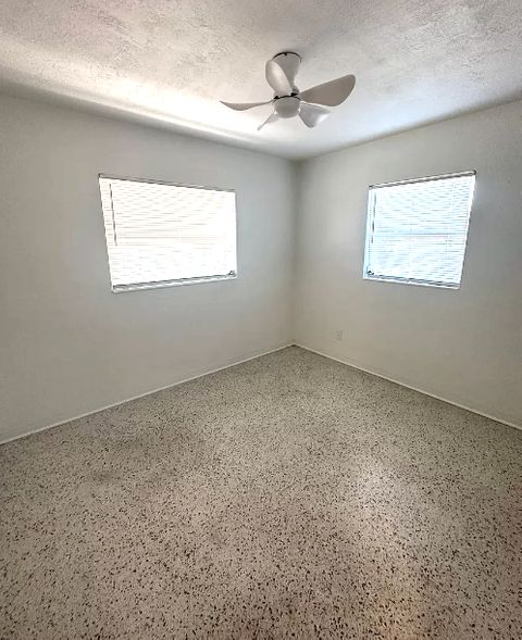 Shared Room in 3Bed.2Bath