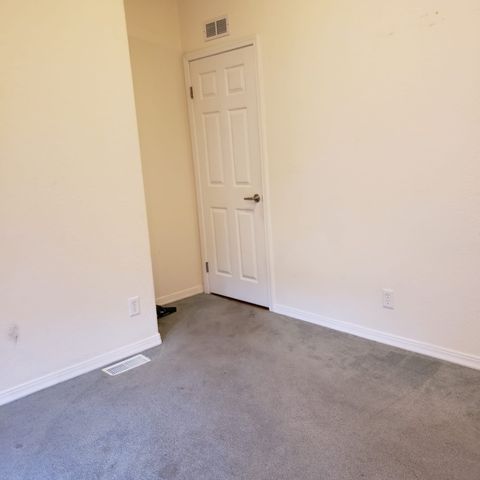 Private Room in 3Bed.2Bath
