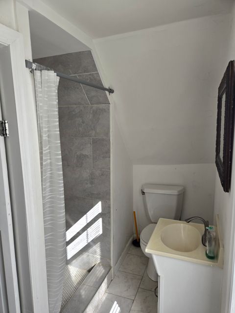 Shared Room in 2Bed.1Bath