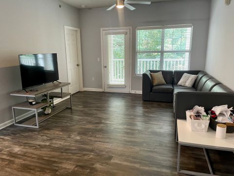 Private Room in 2Bed.2Bath