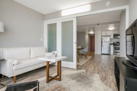 Private Room in 3Bed.1Bath