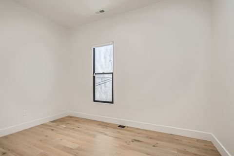 Private Room in 3Bed.1Bath