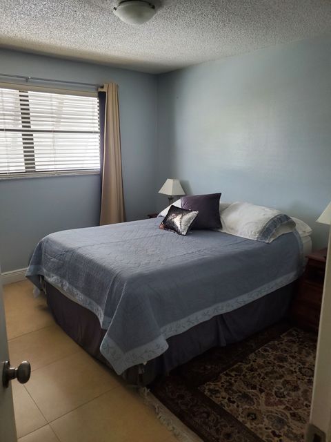 Private Room in 3Bed.2.5Bath