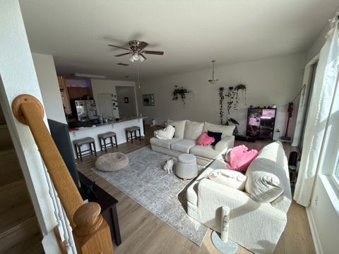 Private Room in 3Bed.2.5Bath