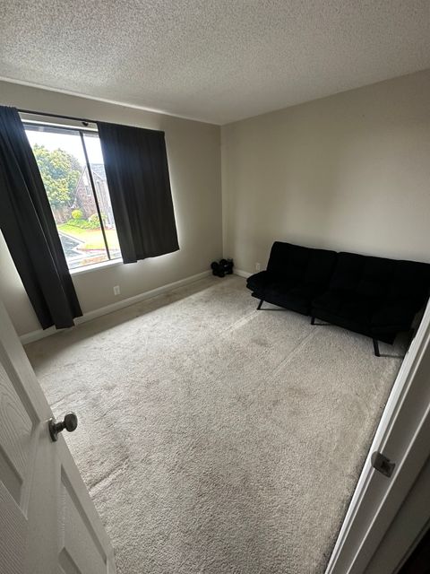 Room1Bed.1.5Bath