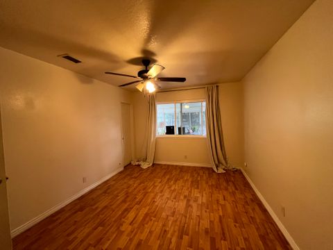 Private Room in 3Bed.2Bath