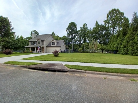 Private Room in 3Bed.2.5Bath home