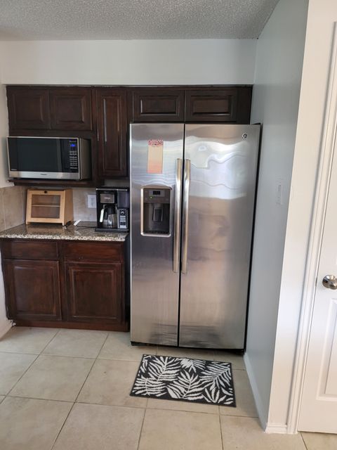 Shared Room in 3Bed.2.5Bath