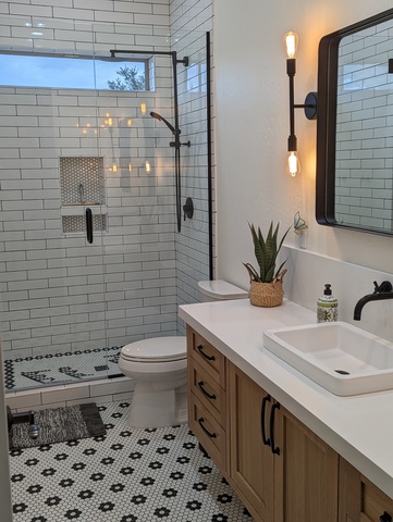 Private Room/Bath in beautiful home
