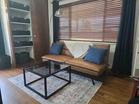 Private Room in 1Bed.1Bath