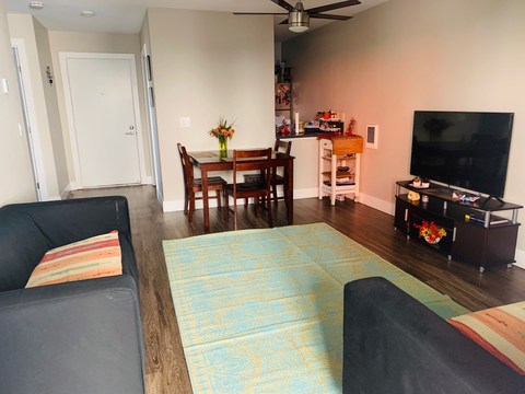 Private Room in 1Bed.1Bath