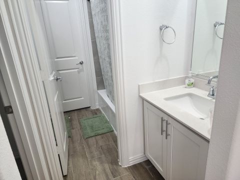 Private Room in 1Bed.1Bath