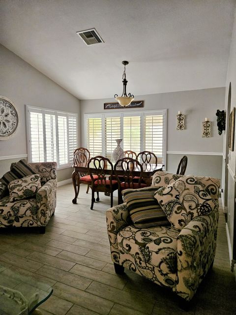 Private Room in 3Bed.1Bath