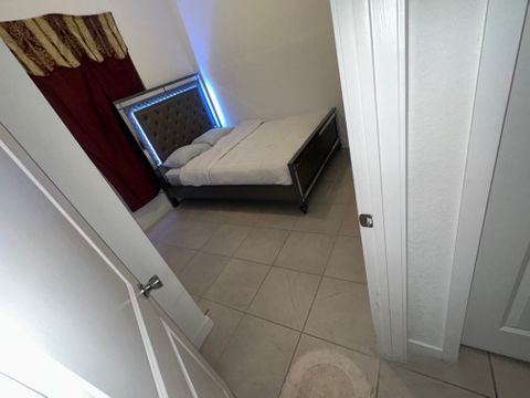 Private Room in 1Bed.1Bath