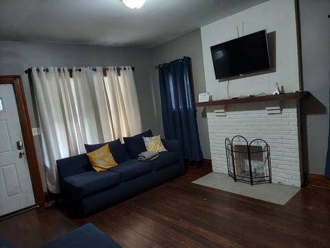 Entire Place 4Bed.1Bath