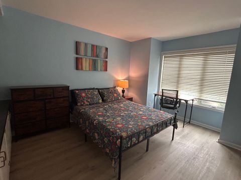 Private Room in 3Bed.3Bath