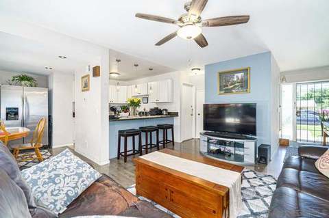 Private Room in 3Bed.2.5Bath